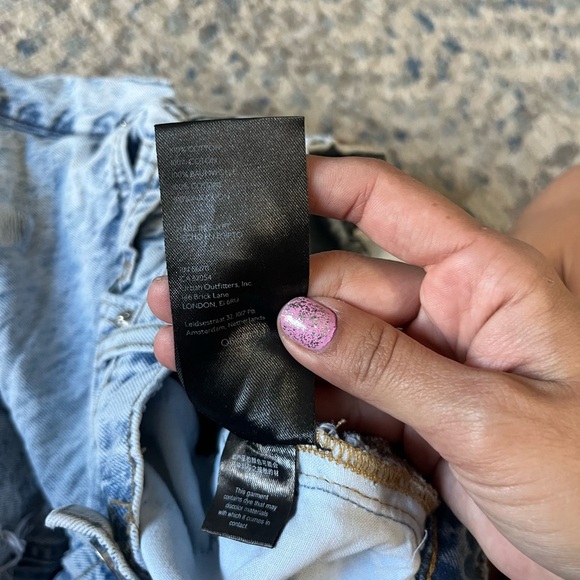 BDG Hight rise distressed shorts size 27 - Picture 3 of 4